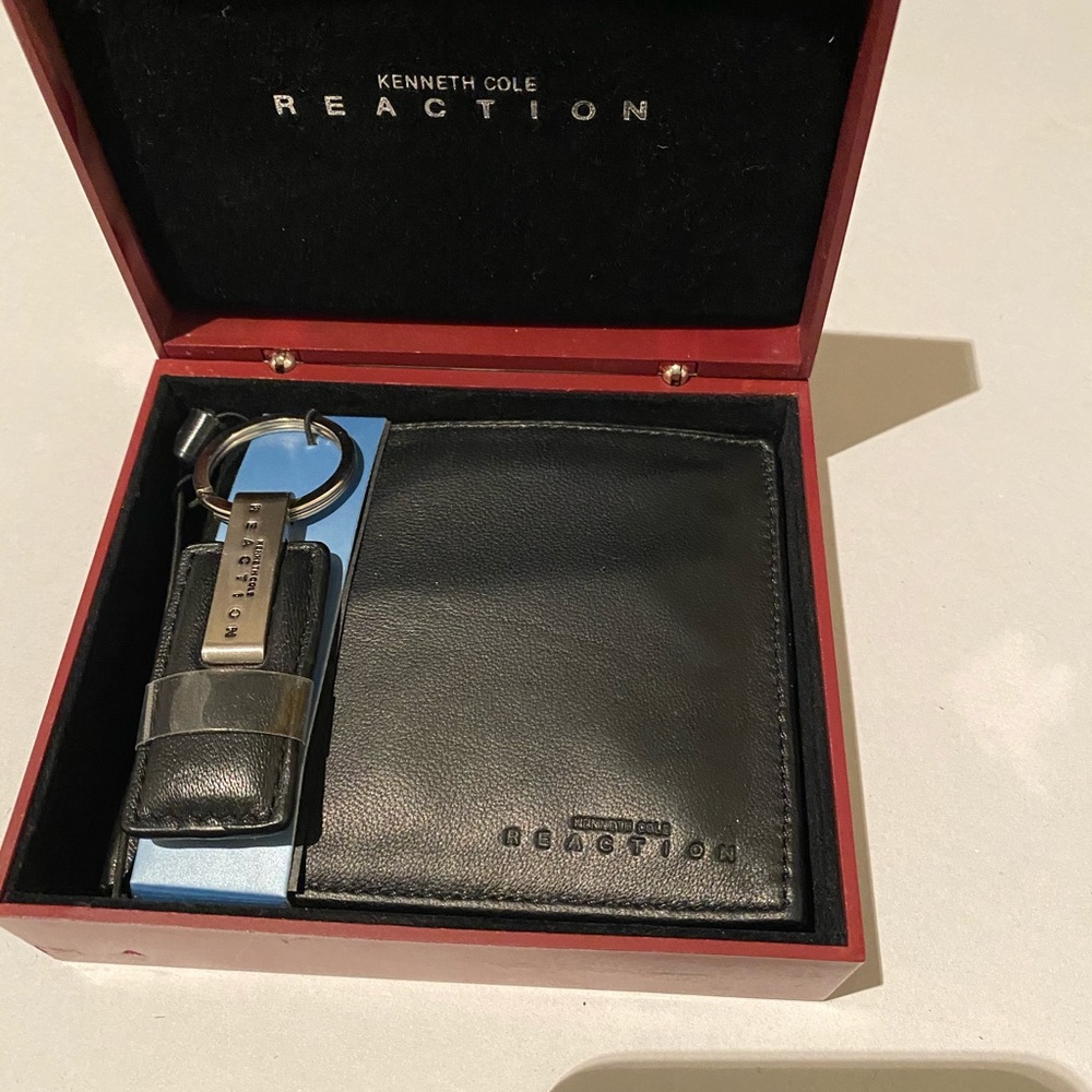 Brand new Kenneth Cole wallet and key chain